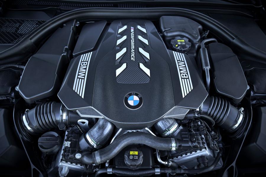 Моторный отсек BMW M850i xDrive Convertible (G14) 2018 года  (WW) (фото 150 из 183)